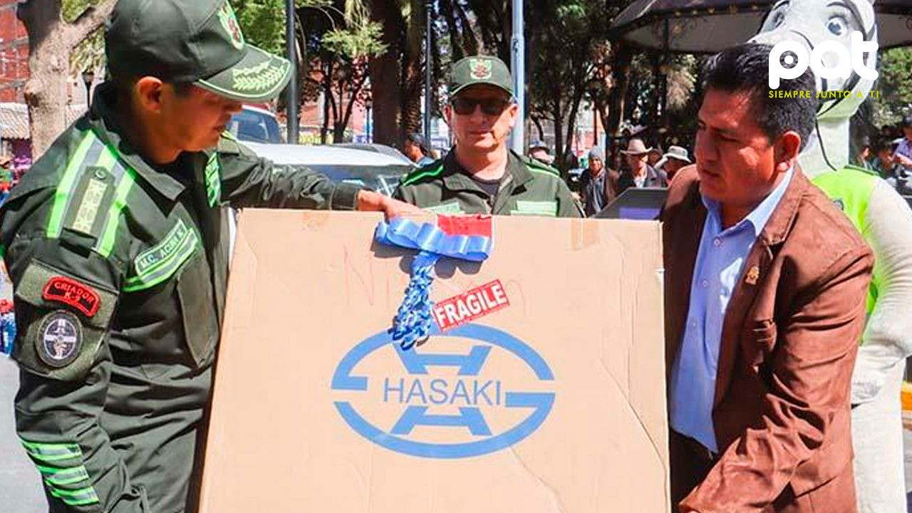 http://www.redpat.tv//uploads/Alcalde_de_Sacaba_entrega_vehiculo_y_equipamiento_para_seguridad_ciudadana_83546902cd.jpg