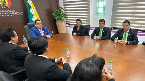 Fiscal General coordina estrategias con fiscales superiores y directores nacionales en Sucre