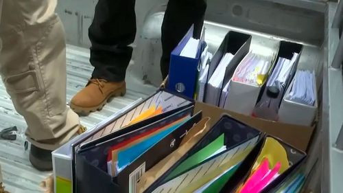 Fiscales ejecutan doble intervención en oficinas de YPFB en Santa Cruz