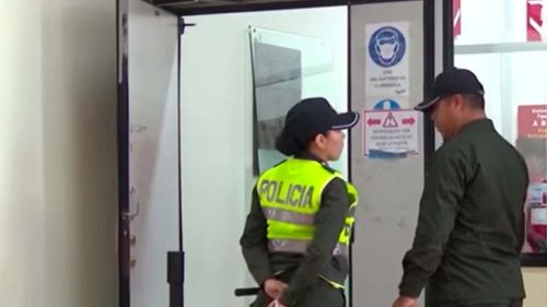 Mujer aprehendida en el aeropuerto de Cochabamba por transportar un arma de fuego en su equipaje