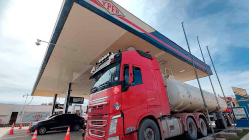 YPFB asegura que la gasolina aditivada es segura y descarta daños en vehículos
