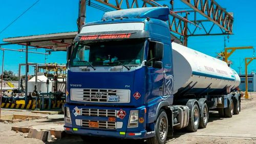 Bolivia cierra julio con falta de diésel
