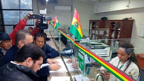 Comité pro Santa Cruz presenta acción por pacientes renales 