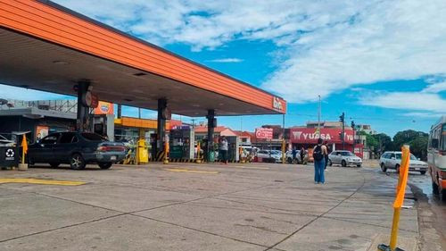 Abastecimiento de gasolina comienza a normalizarse en Santa Cruz
