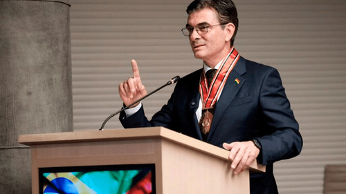 Paz ratifica apertura económica tras visita a Brasil