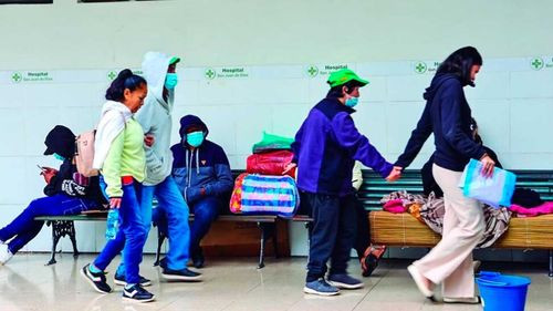 Paro médico prolongado agrava la crisis en hospitales de Santa Cruz