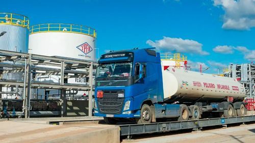 Exministro afirma que YPFB está quebrada y urge cambio de modelo