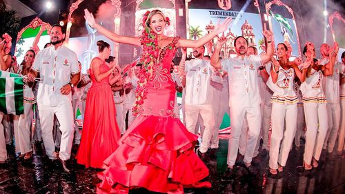 Ana Fabia Cassis es presentada como reina del Carnaval 2027