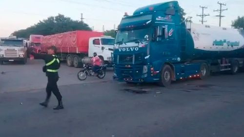 Mototaxistas levantan bloqueos en Montero hasta el lunes