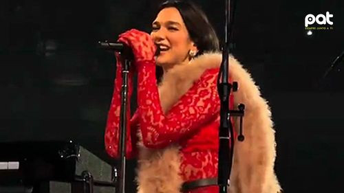 Dua Lipa sorprende a su público al cantar &quot;Héroe&quot; de Enrique Iglesias en español