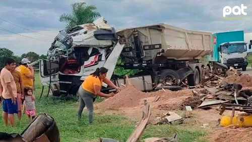 Reventón de llanta y maniobra indebida provocan trágico accidente en San Julián
