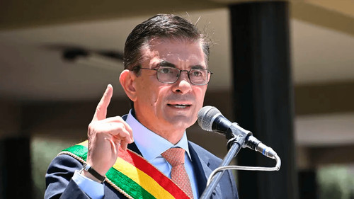 Presidente Rodrigo Paz llega a Oruro para participar en actos por la efeméride departamental