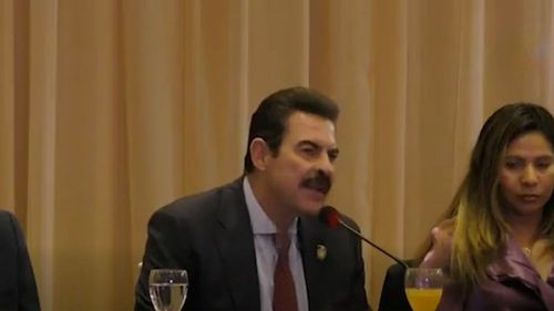 Manfred critica declaraciones del vicepresidente Lara