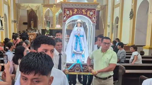 La ‘Mamita de Cotoca’ llega a Santa Cruz con procesión desde el Cristo