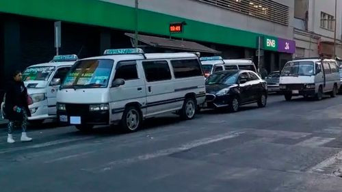 Retorna gradualmente la normalidad al centro de La Paz tras los enfrentamientos