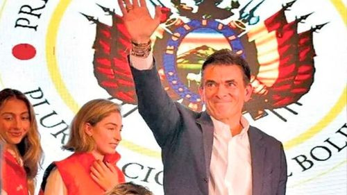 Paz afirma que dirigentes sindicales manejan más recursos que municipios