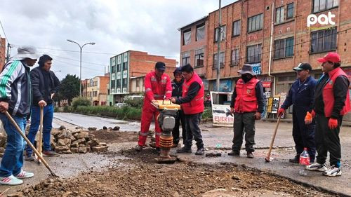 Inician trabajos de bacheo en la avenida Adrián Castillo del Distrito 6