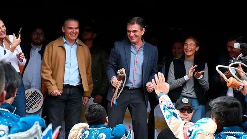 Presidente Paz participa en la Entrada del Gran Poder