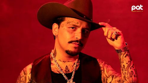 Acusan a Christian Nodal de perder el control durante una entrevista en EE.UU.