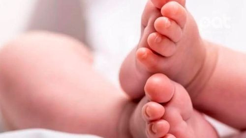 Detienen a pareja por tentativa de infanticidio en Santa Cruz: su bebé sufrió fractura de cráneo