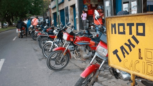 Mototaxista es atacado con cuchillo en el barrio Los Lotes de Santa Cruz