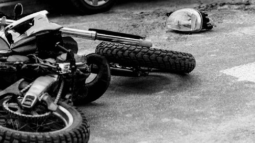 Ambulancia impacta a motociclista en Montero y el conductor pierde la vida