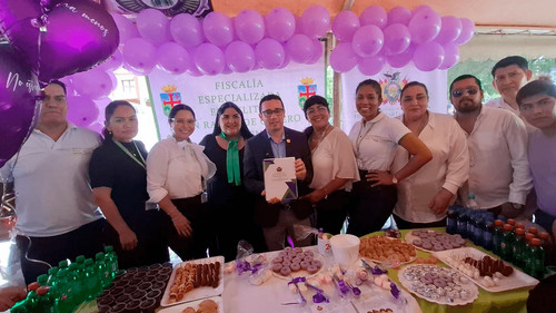 Fiscalía de Santa Cruz participa en feria para prevenir la violencia de género