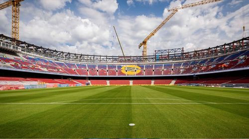 Barcelona vuelve al Spotify Camp  Nou con aforo parcial tras más de  dos años