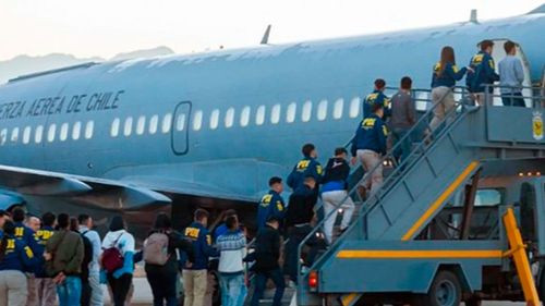 Chile expulsa a 12 bolivianos en primer vuelo del plan “Escudo Fronterizo”