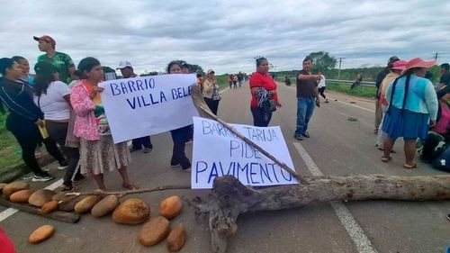 Bloqueo indefinido en Yapacaní corta la ruta Santa Cruz–Cochabamba