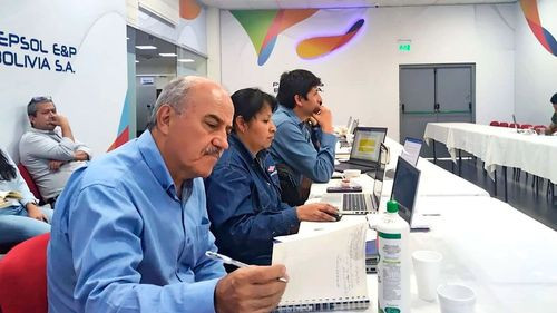 YPFB y surtidores acuerdan mejorar distribución de combustibles