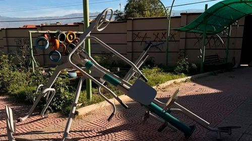 Robos y vandalismo afectan parque gimnasio en Cochabamba