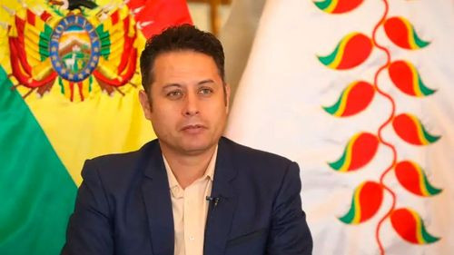 Lara anuncia proyecto de ley contra decretos 5503 y 5515