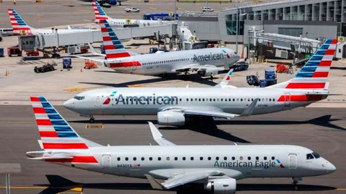 American Airlines y Flybondi buscan autorización para operar rutas desde Bolivia, según ministro