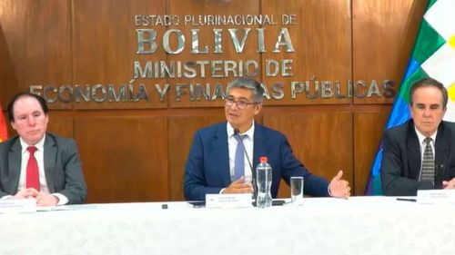 Bolivia habilita retiro de remesas al tipo de cambio referencial y devolución gradual de dólares
