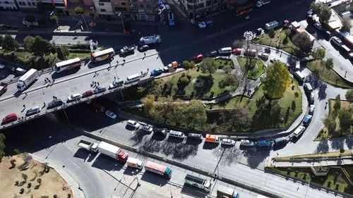 Gobierno y transportistas de La Paz declaran cuarto intermedio en diálogo por combustibles