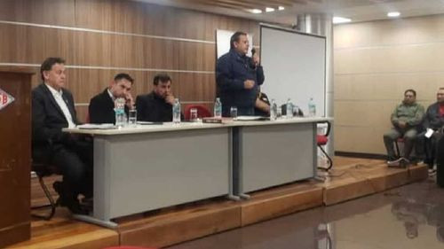 Acuerdo con choferes levanta bloqueos en Oruro