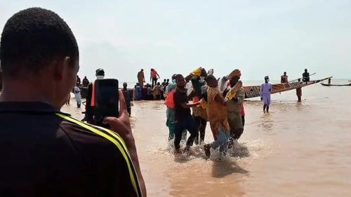 Al menos 26 muertos en un naufragio en Nigeria