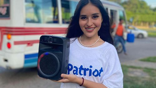  Fabi Valdivia Impulsa la Creatividad con MICROmusic  y su Exitosa Canción &quot;Como si Nada&quot;