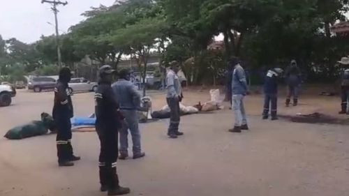 Dan cuarto intermedio en el bloqueo instalado al ingreso de Emacruz