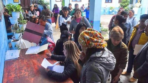  Denuncias de incremento de pensiones y filas marcan las inscripciones escolares