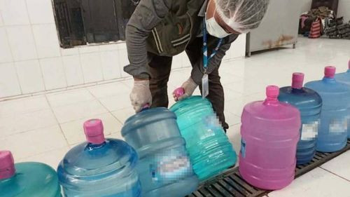 Agua envasada sin registro sanitario, un riesgo que se combate con alianzas