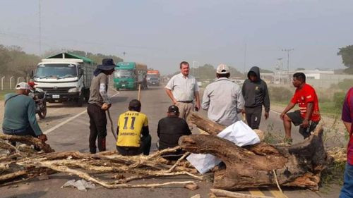 Ayoreos bloquean la carretera Bioceánica y anuncian más puntos de protesta