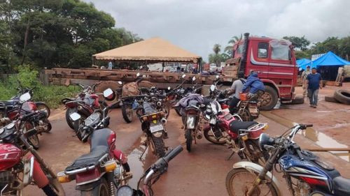 Transportistas levantan bloqueo en la carretera Santa Cruz – Trinidad