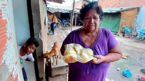 Las familias gastan el doble, pero compran menos para comer