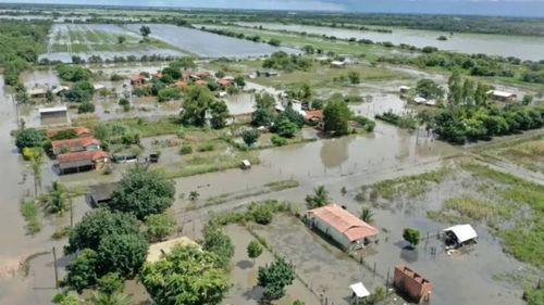 Evacúan a familias en Okinawa y Pailón tras el desborde del río Grande