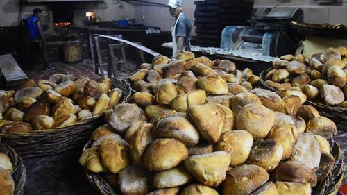  Contrabandistas trasladan pan boliviano a Perú y lo venden al triple de su precio