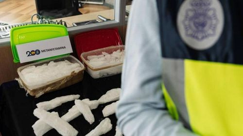 Cómo los carteles narco de México producen drogas sintéticas en laboratorios ubicados en Europa