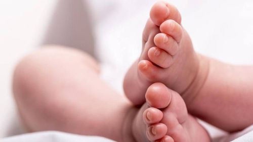 Hallan a un recién nacido abandonado en un camino vecinal de Viacha