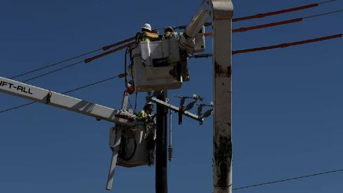 Tormentas severas dejan sin electricidad a 260.000 personas en Texas y se dirigen a la Costa del Golfo